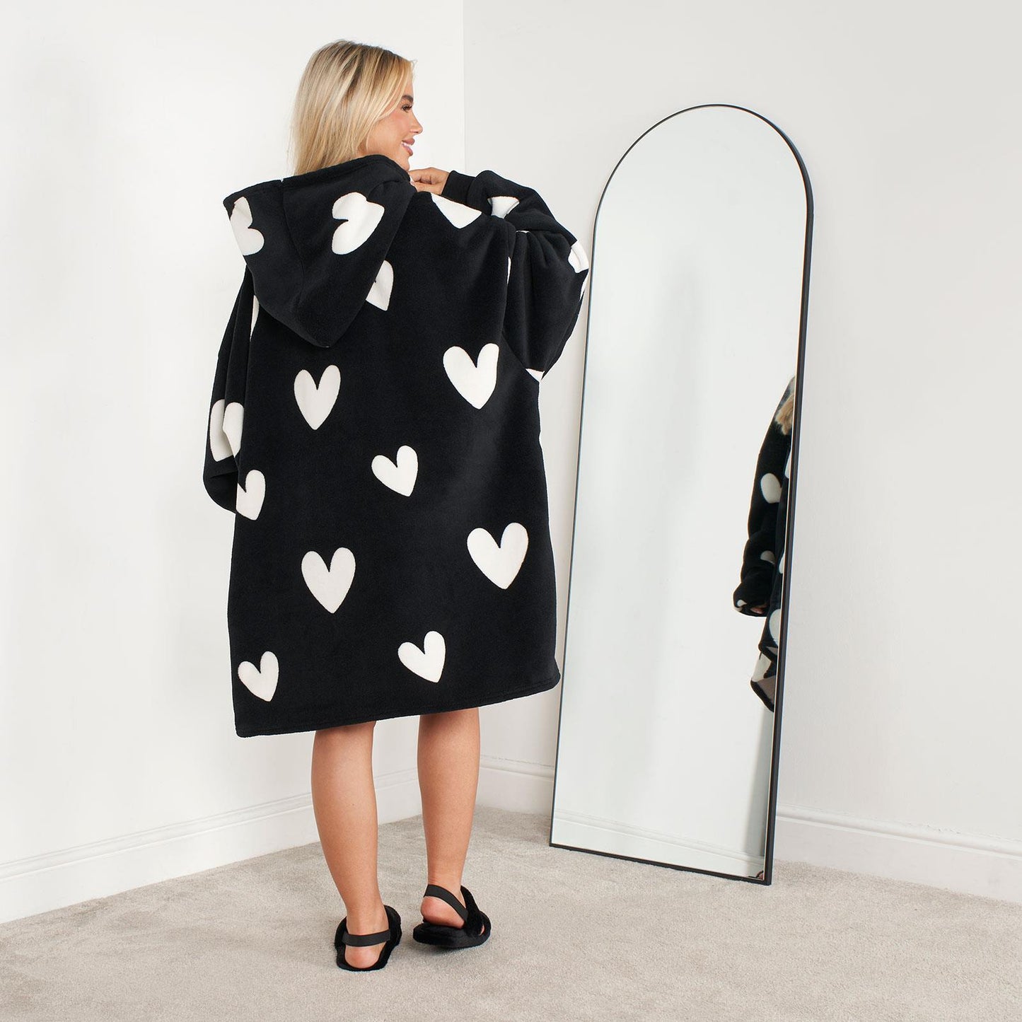 Dreamscene Heart Print Hoodie Blanket Oversized Adult Fleece Sherpa Throw Jumper