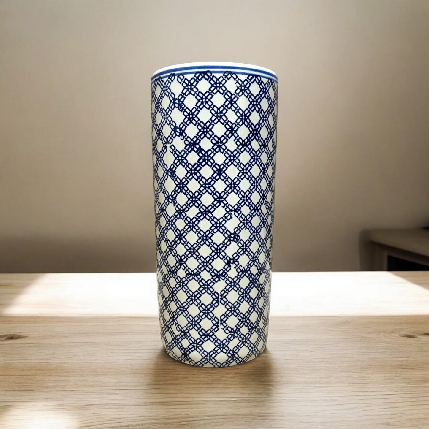 Classic Ceramic Blue & White Umbrella Design round Stand for Office, Home Decor