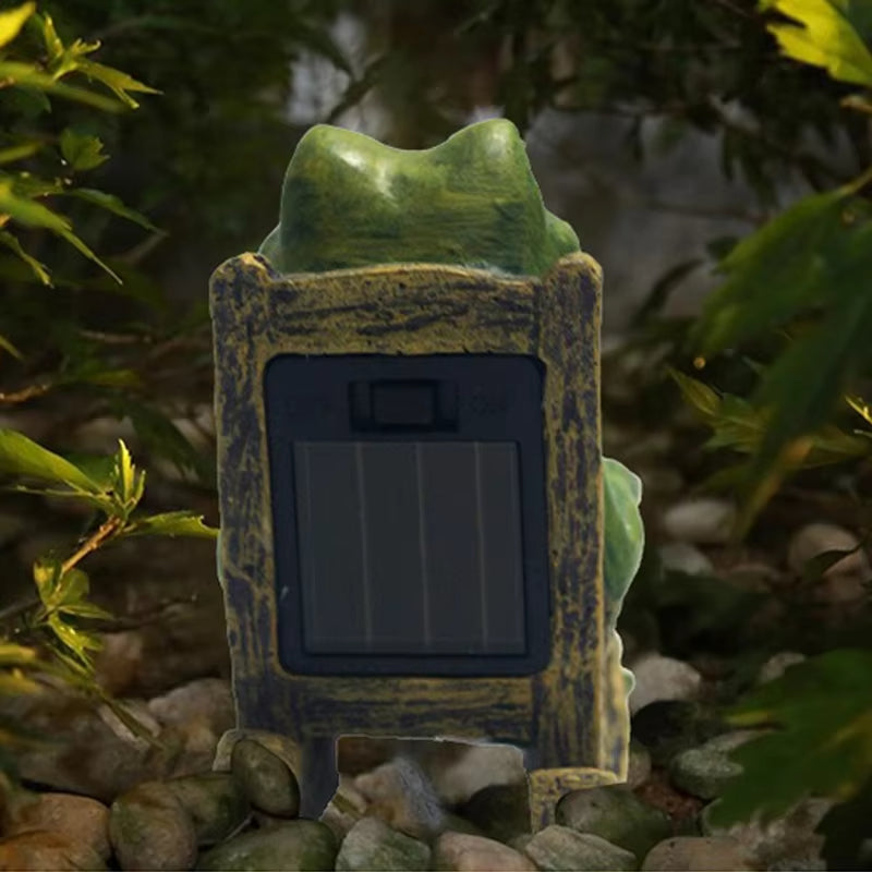 Add Garden Charm – Solar Frog Light