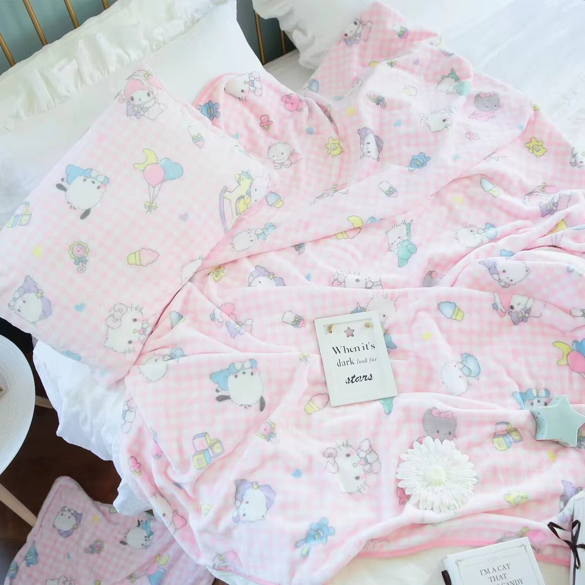 Cute Pink Cat Flannel Blanket Japanese Style Plush Throw