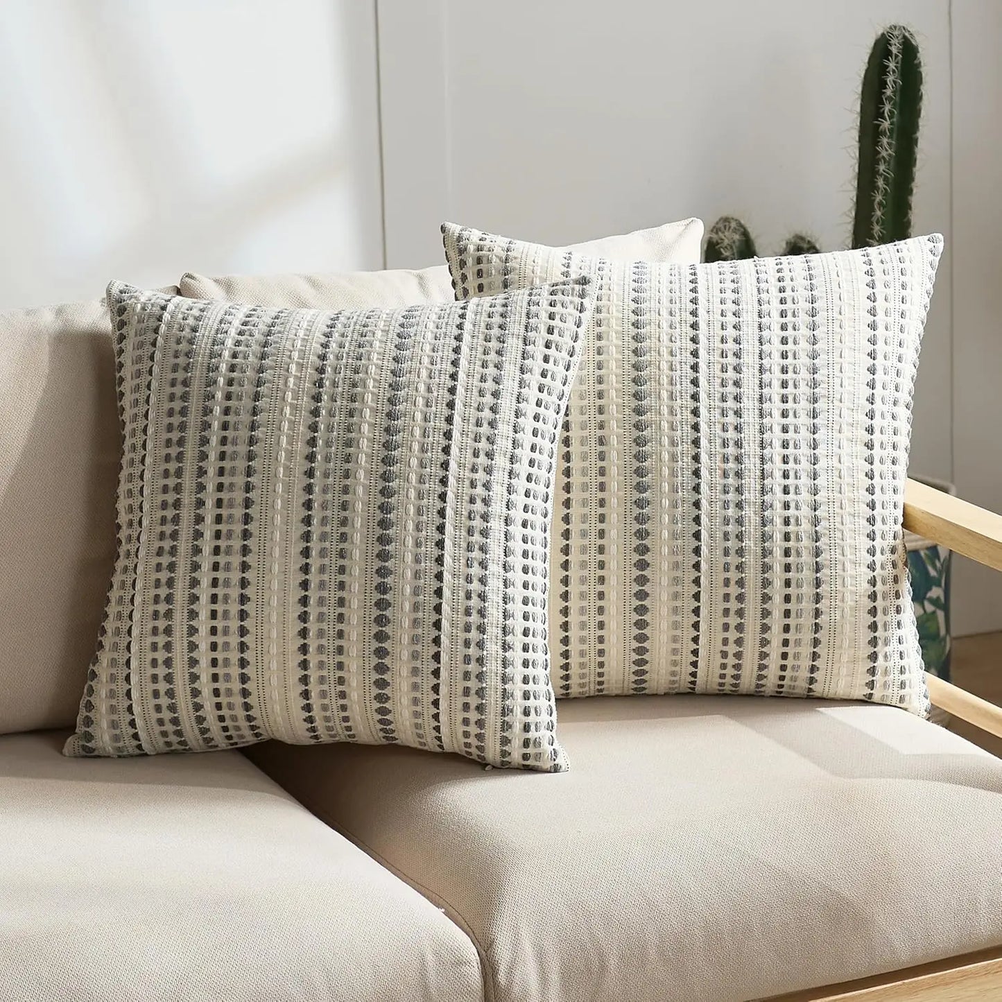 Gray Textured Throw Pillow Cover – Soft Boho Cushion Case for Couch & Living Room Décor (60x60cm)