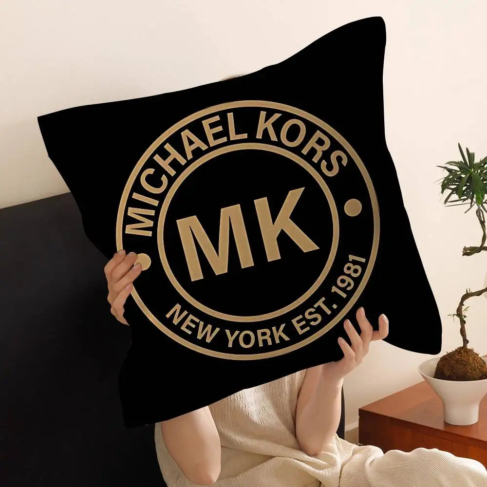 Fashion Designer Inspired Cushion Cover – Decorative Throw Pillow Case for Couch & Farmhouse Home Décor