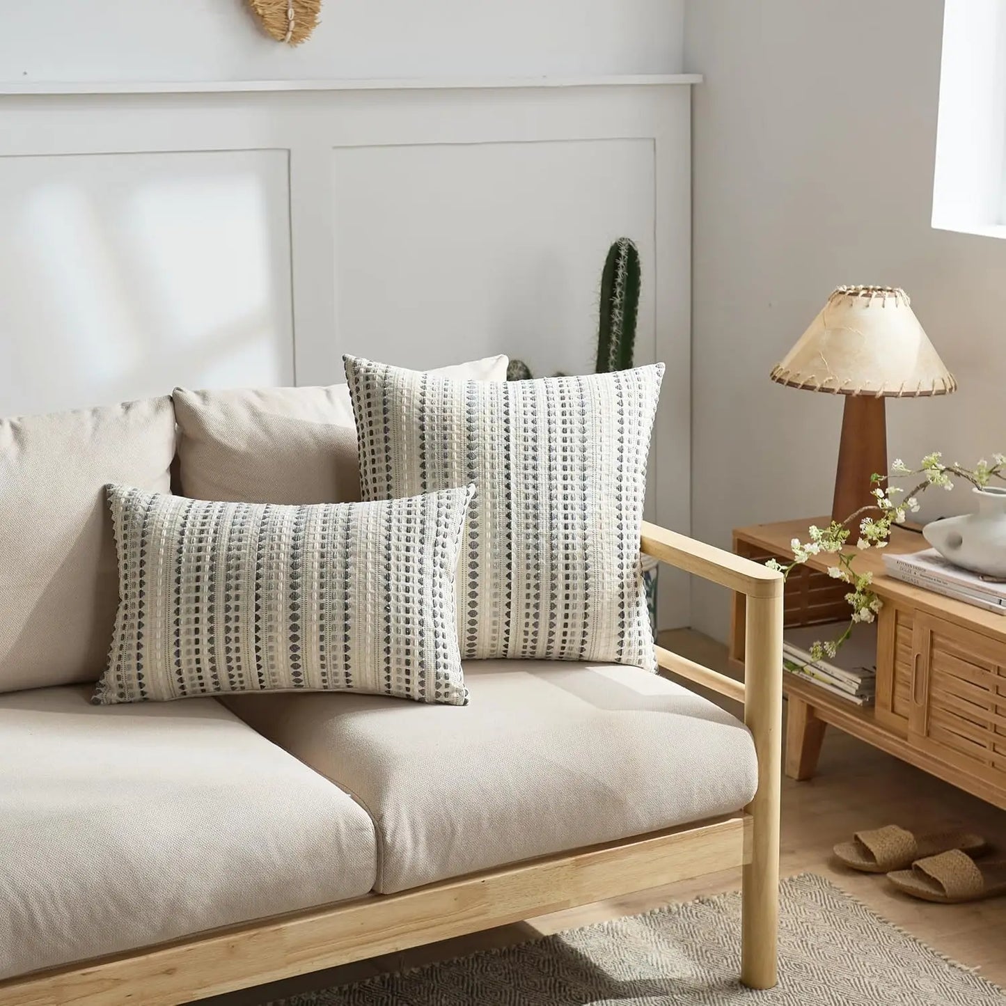 Gray Textured Throw Pillow Cover – Soft Boho Cushion Case for Couch & Living Room Décor (60x60cm)