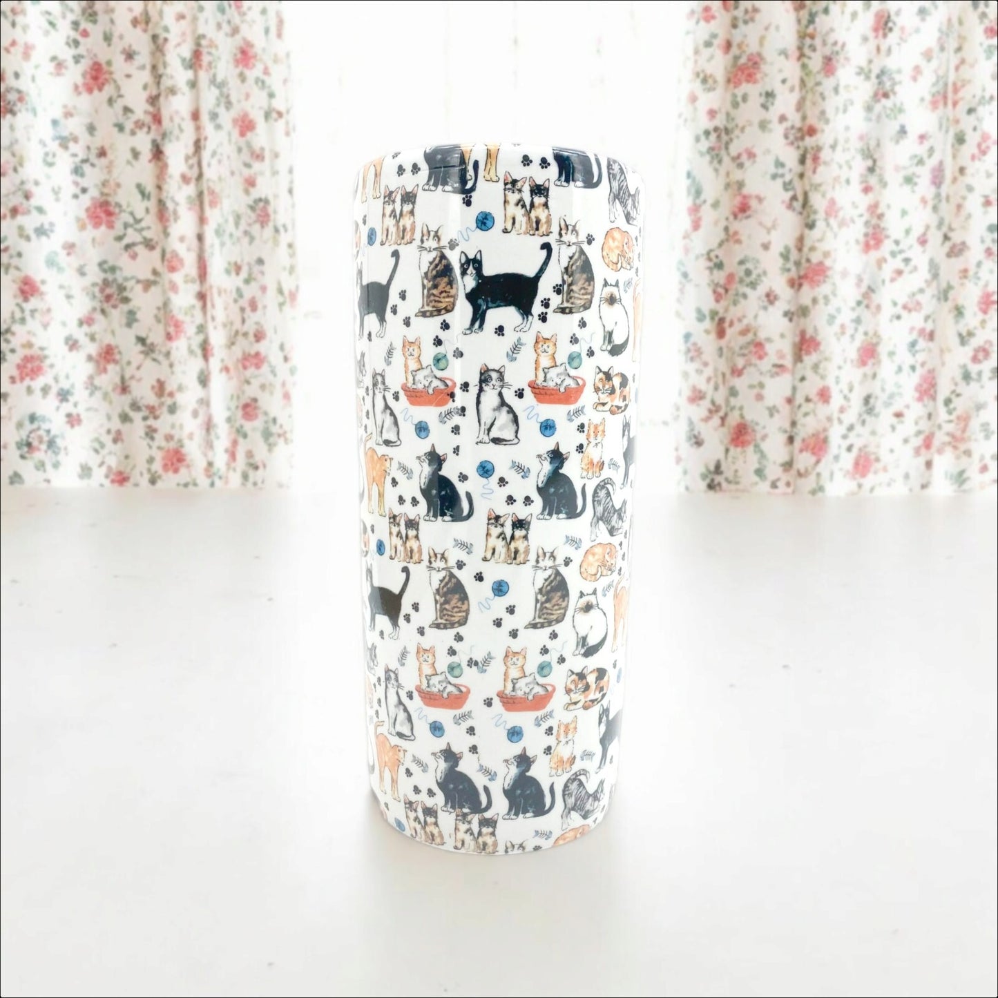 Classic Ceramic Colourful Cat Design Umbrella round Stand for Office, Home Decor