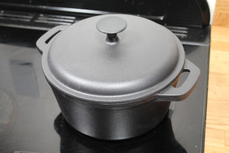 5.3L Cast Iron Casserole Dish Pot with Lid