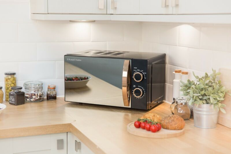 Russell Hobbs Microwave Rose Gold 17L 700w 5 Power levels