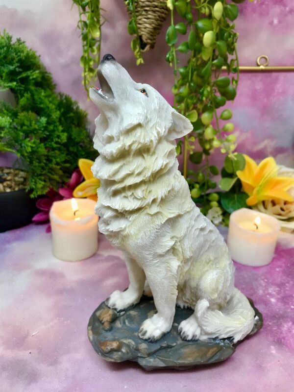 Novelty Howling Wolf Figurine Statue Ornament