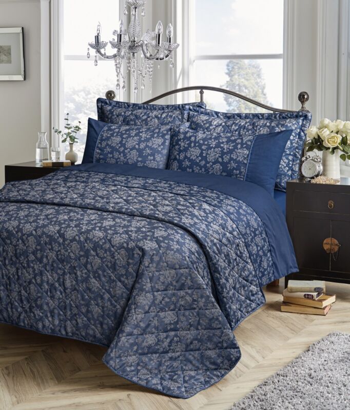 Luxury Jacquard Quilted Bedspread WIth Pillowcases